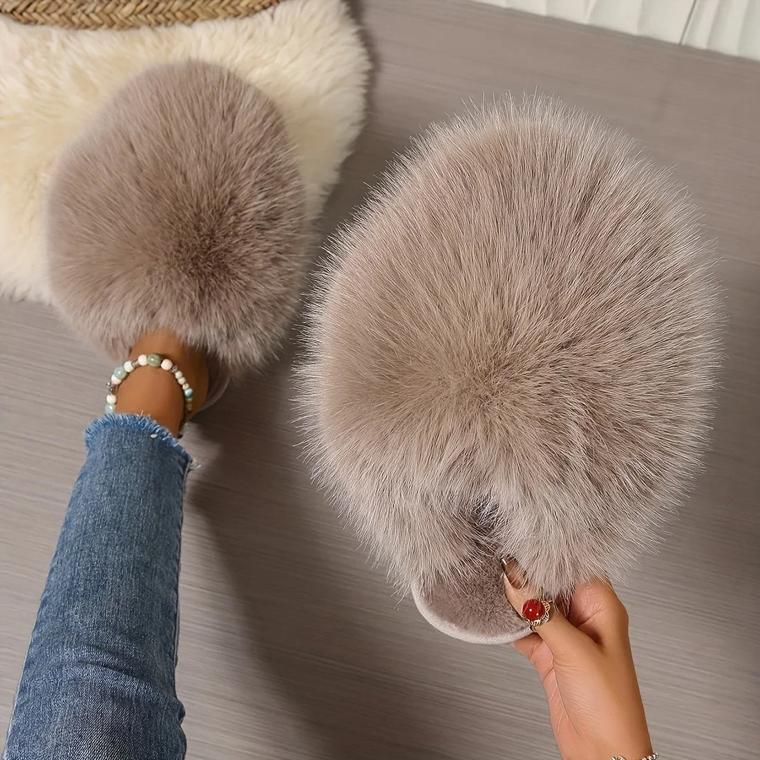 Velixir™ - Fluffy Plush Slippers